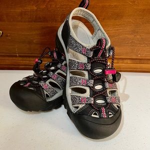 Keen Newport H2 Sandal | Black/Pink | Size 7.5